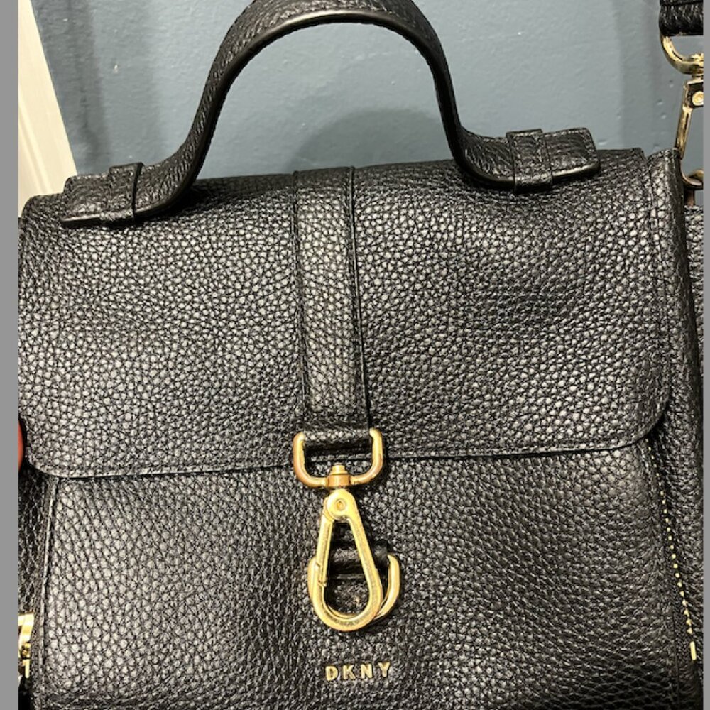 DKNY Black Crossbody Purse with Gold Hardware – 3 Compartments